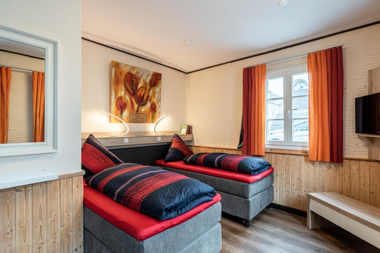 Land-Hotel Zum Schwan, Garni Weilerswist-Metternich, 3 E-Ladestationen, Naehe Phantasialand, Palmenparadies Euskirchen Eksteriør billede