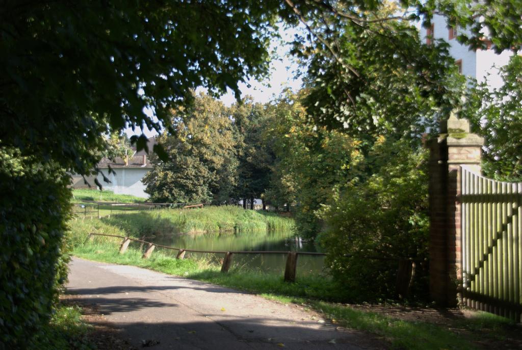 Land-Hotel Zum Schwan, Garni Weilerswist-Metternich, 3 E-Ladestationen, Naehe Phantasialand, Palmenparadies Euskirchen Eksteriør billede